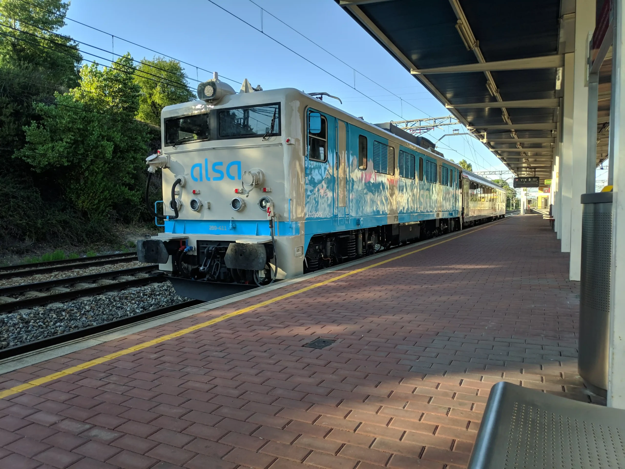 La serie 269 de Alsa, a punto de realizar un tren especial hacia el Norte de Madrid