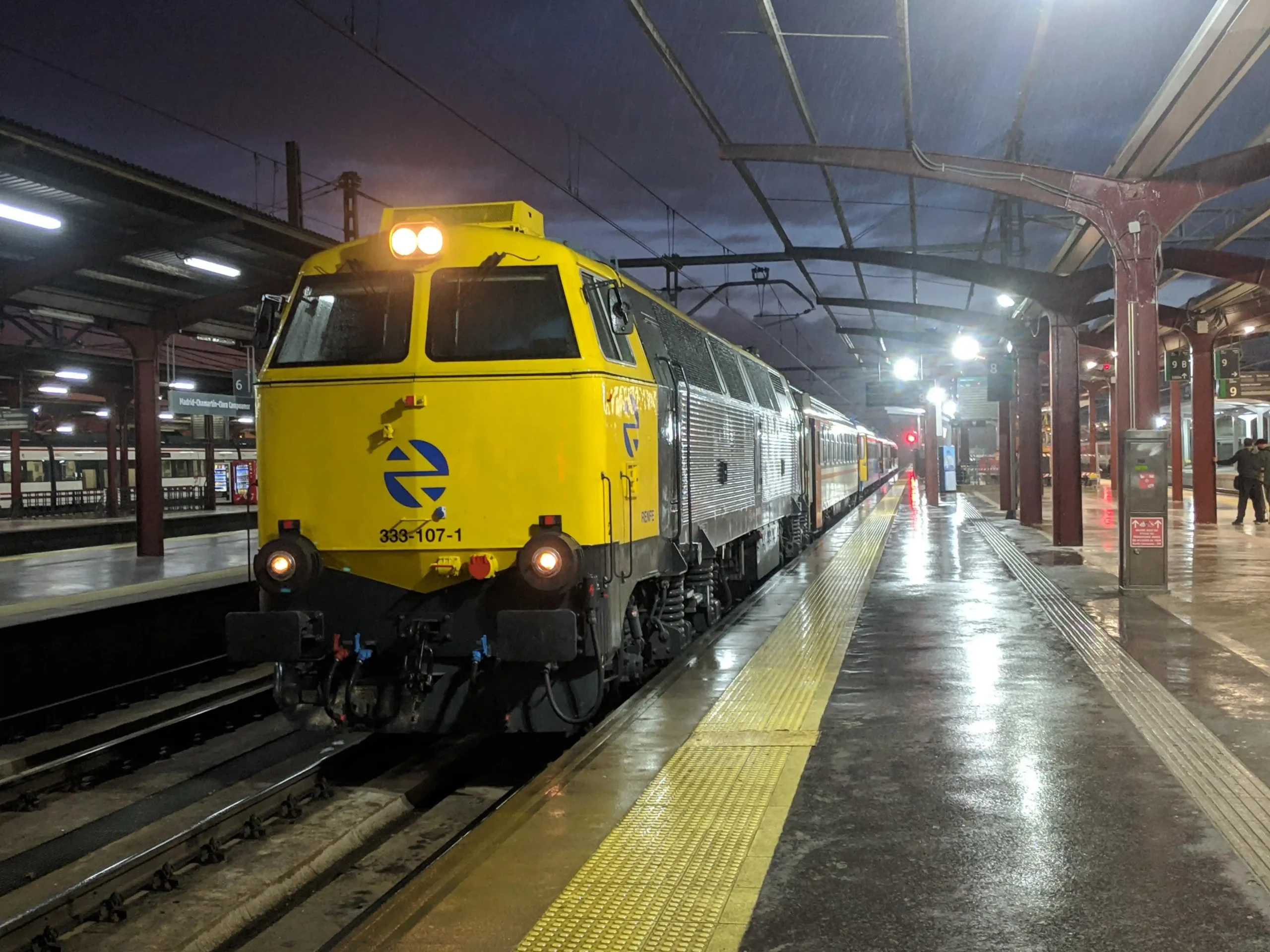 Una de las composiciones del tren de los 80