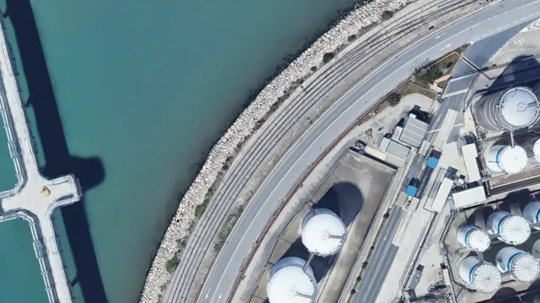 Vías de acceso actuales Vías de acceso al muelle de la química, a fecha de 26 de junio de 2026.