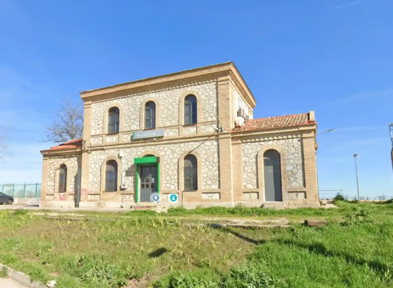 La estación de Illescas con iconos de maps.
